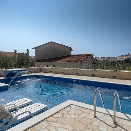 Kalista Istriana For 10 People With Private Pool & Sea View Villa