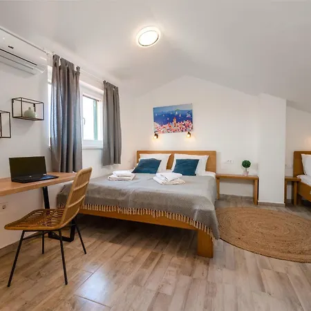 Villa Kalista Istriana For 10 People With Private Pool & Sea View Gajana