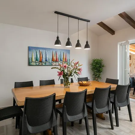 Kalista Istriana For 10 People With Private Pool & Sea View Villa